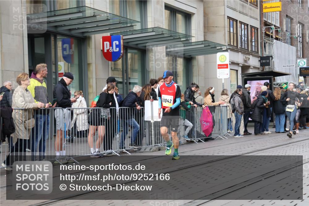 05.10.2025 - 20. swb-Marathon Bremen Strokosch-Dieckow http://msf.ph/oto/9252166 05.10.2025 10:54:57 Ziel 9176, 9201, 9318, 9350, 9514, 9654, 9722, 9881, 9902, 9933, 10003, 10014, 10034, 10116, 10180, 10256, 10260, 10307, 10326, 10920, 10970, 11025, 11042, 11115, 11140, 11317, 11363, 11380, 11431, 11702, 9176, 9201, 9318, 9350, 9514, 9654, 9722, 9881, 9902, 9933, 10003, 10014, 10034, 10116, 10180, 10256, 10260, 10307, 10326, 10920, 10970, 11025, 11042, 11115, 11140, 11317, 11363 meine-sportfotos.de