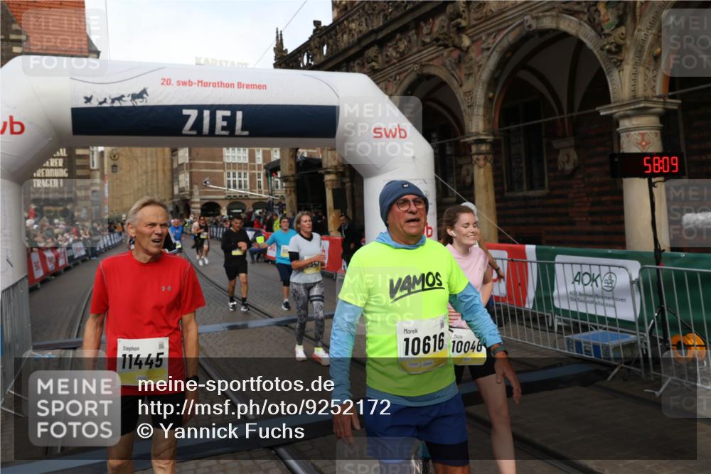 05.10.2025 - 20. swb-Marathon Bremen Yannick Fuchs http://msf.ph/oto/9252172 05.10.2025 10:54:05 Ziel 9313, 9456, 9548, 9701, 10046, 10075, 10163, 10484, 10616, 10696, 10785, 11152, 11339, 11445, 11533 meine-sportfotos.de