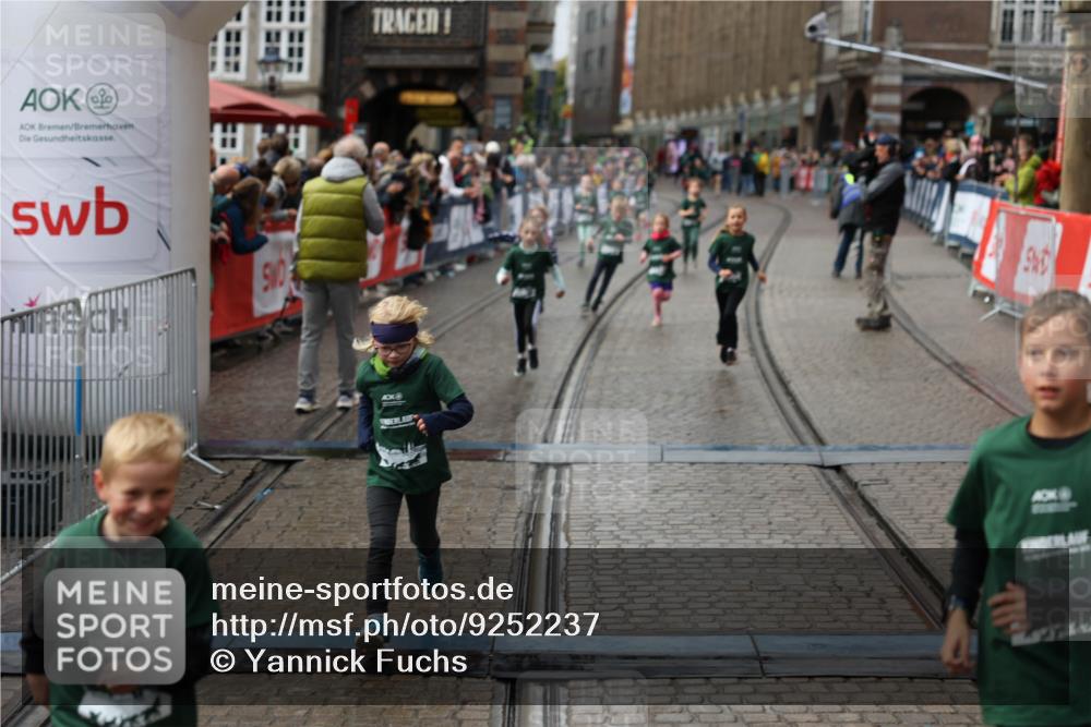 05.10.2025 - 20. swb-Marathon Bremen Yannick Fuchs http://msf.ph/oto/9252237 05.10.2025 15:21:52 Ziel  meine-sportfotos.de