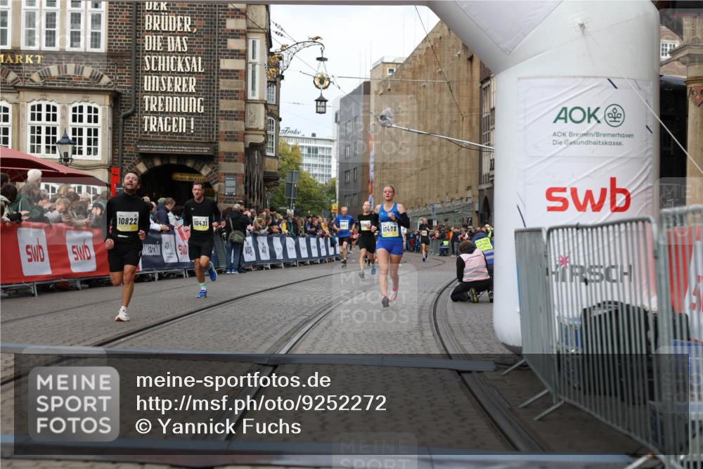 05.10.2025 - 20. swb-Marathon Bremen Yannick Fuchs http://msf.ph/oto/9252272 05.10.2025 10:45:18 Ziel 10091, 10431, 10822, 11488, 11715 meine-sportfotos.de