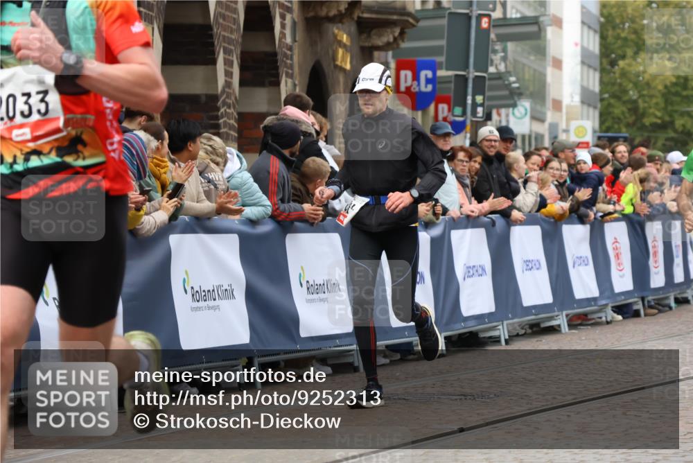 05.10.2025 - 20. swb-Marathon Bremen Strokosch-Dieckow http://msf.ph/oto/9252313 05.10.2025 12:50:33 Ziel 363, 664, 2033, 2267 meine-sportfotos.de