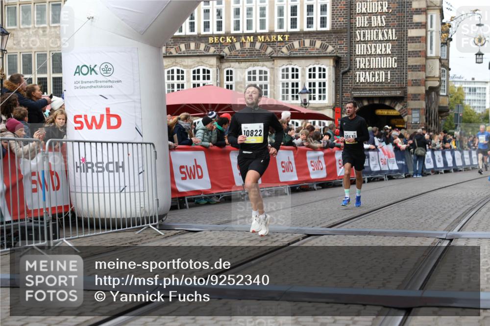 05.10.2025 - 20. swb-Marathon Bremen Yannick Fuchs http://msf.ph/oto/9252340 05.10.2025 10:45:19 Ziel 10091, 10431, 10822, 11488, 11715 meine-sportfotos.de
