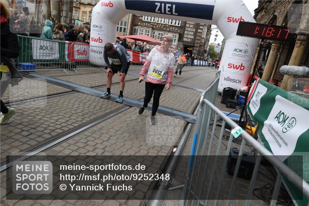 05.10.2025 - 20. swb-Marathon Bremen Yannick Fuchs http://msf.ph/oto/9252348 05.10.2025 11:14:13 Ziel 9012, 9342, 9380, 10036, 10491, 10512, 10721, 11036, 11548 meine-sportfotos.de