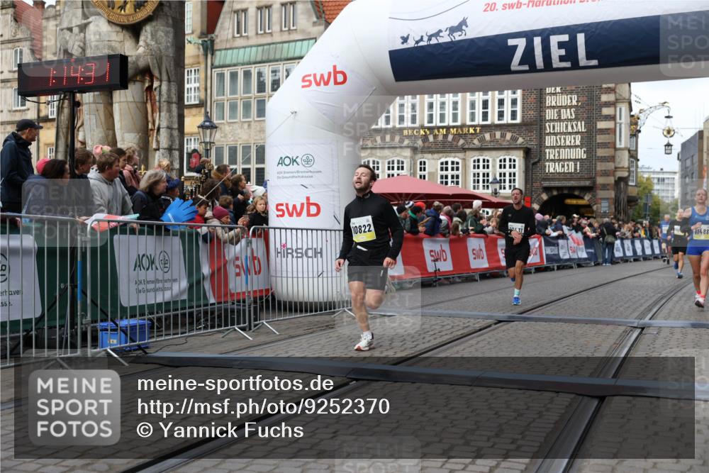 05.10.2025 - 20. swb-Marathon Bremen Yannick Fuchs http://msf.ph/oto/9252370 05.10.2025 10:45:20 Ziel 9290, 10091, 10431, 10822, 10898, 11488 meine-sportfotos.de