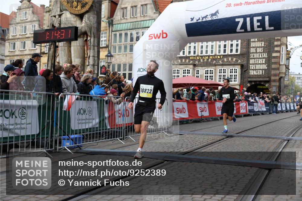 05.10.2025 - 20. swb-Marathon Bremen Yannick Fuchs http://msf.ph/oto/9252389 05.10.2025 10:45:20 Ziel 9290, 10091, 10431, 10822, 10898, 11488 meine-sportfotos.de