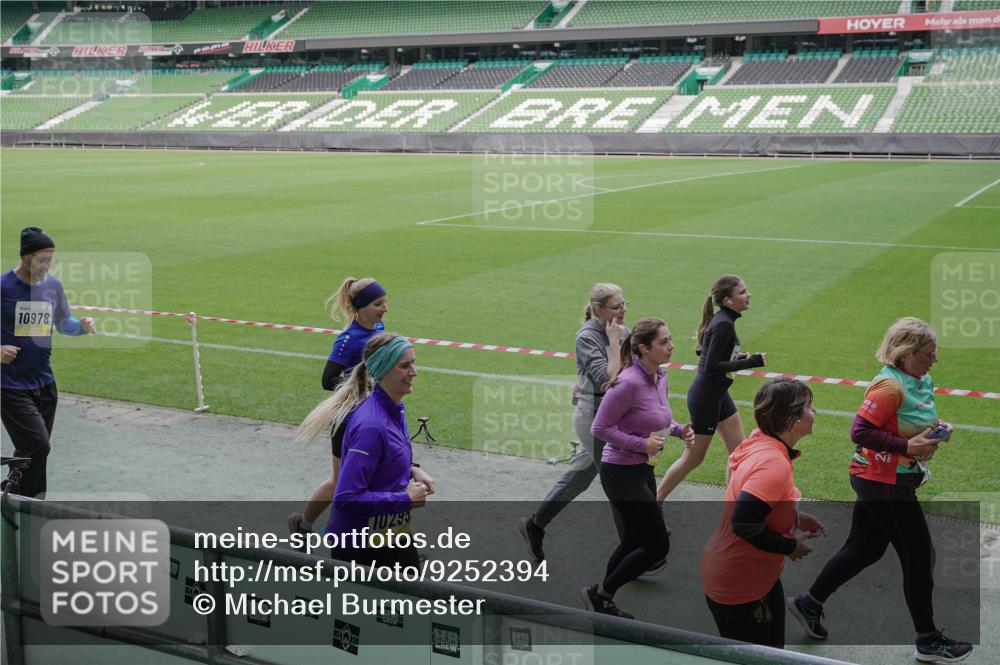 05.10.2025 - 20. swb-Marathon Bremen Michael Burmester http://msf.ph/oto/9252394 05.10.2025 10:41:30 Laufen im Stadion 7706, 8533, 9001, 9178, 9191, 9217, 9265, 9274, 9306, 9334, 9353, 9355, 9357, 9401, 9438, 9446, 9530, 9537, 9538, 9589, 9599, 9605, 9617, 9632, 9685, 9702, 9757, 9764, 9774, 9836, 9837, 9853, 9874, 9877, 9887, 9892, 9907, 9982, 10051, 10095, 10100, 10101, 10125, 10129, 10132, 10134, 10148, 10152, 10197, 10212, 10214, 10223, 10235, 10236, 10249, 10295, 10330, 10332, 10333, 10458, 10550, 10582, 10585, 10614, 10632, 10706, 10937, 10998, 11037, 11232, 11379, 11405, 11437 meine-sportfotos.de