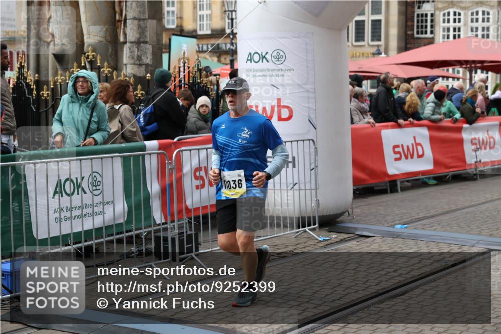 05.10.2025 - 20. swb-Marathon Bremen Yannick Fuchs http://msf.ph/oto/9252399 05.10.2025 11:14:18 Ziel 9380, 10491, 11036 meine-sportfotos.de