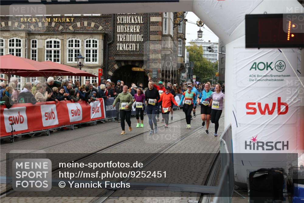 05.10.2025 - 20. swb-Marathon Bremen Yannick Fuchs http://msf.ph/oto/9252451 05.10.2025 11:14:20 Ziel 9380, 9695, 10491, 11036, 11555 meine-sportfotos.de