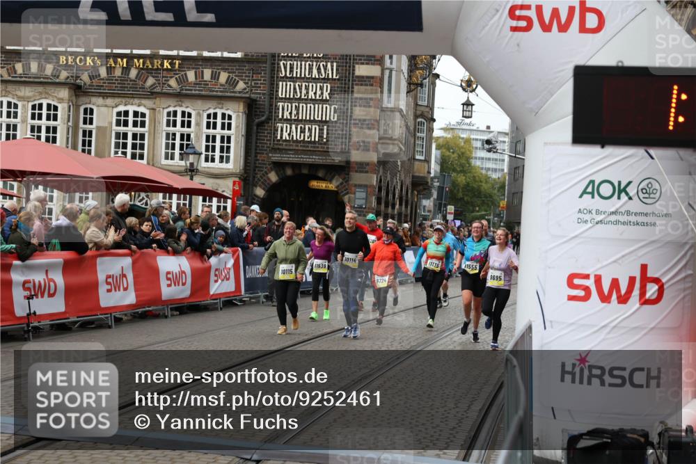05.10.2025 - 20. swb-Marathon Bremen Yannick Fuchs http://msf.ph/oto/9252461 05.10.2025 11:14:20 Ziel 9380, 9695, 10491, 11036, 11555 meine-sportfotos.de