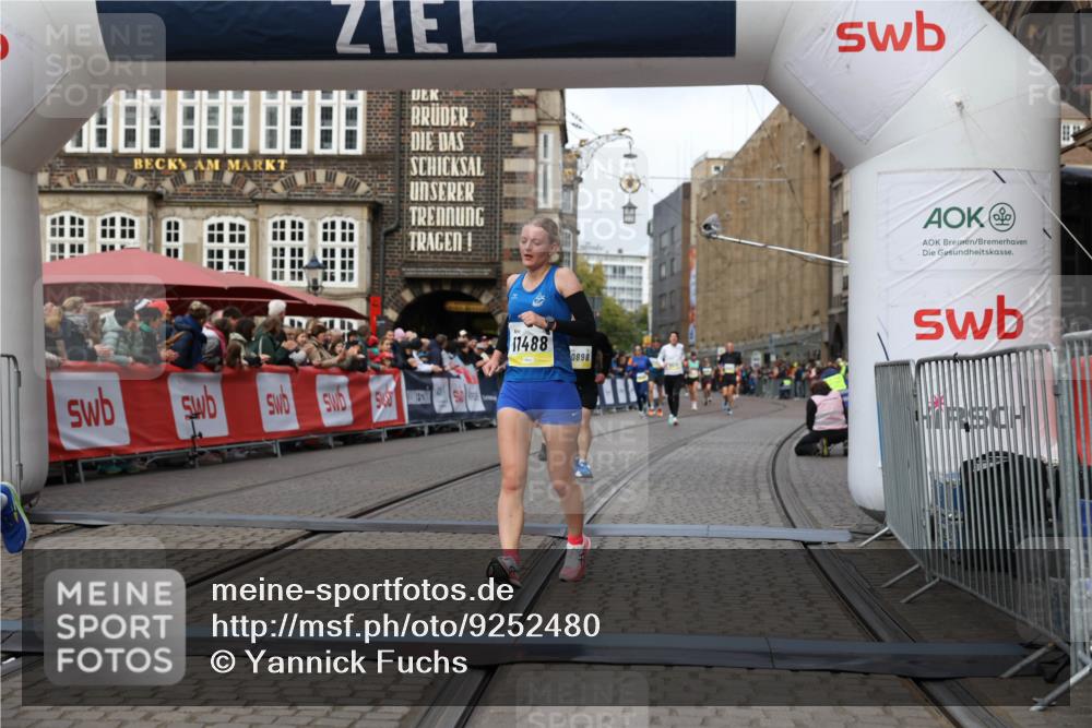 05.10.2025 - 20. swb-Marathon Bremen Yannick Fuchs http://msf.ph/oto/9252480 05.10.2025 10:45:22 Ziel 9290, 9963, 10431, 10822, 10898, 11488 meine-sportfotos.de