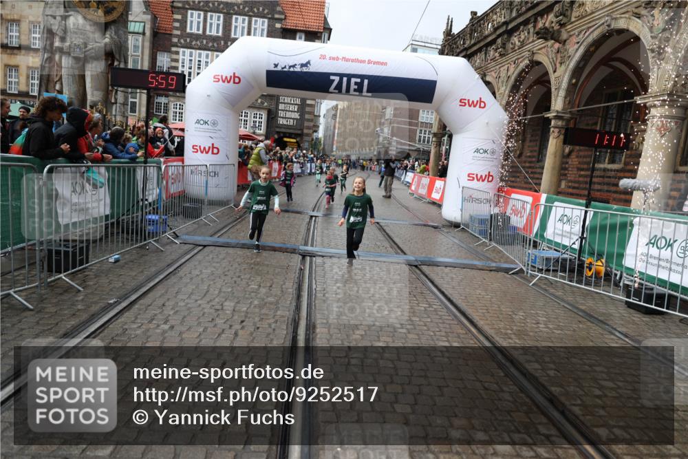 05.10.2025 - 20. swb-Marathon Bremen Yannick Fuchs http://msf.ph/oto/9252517 05.10.2025 15:21:55 Ziel  meine-sportfotos.de