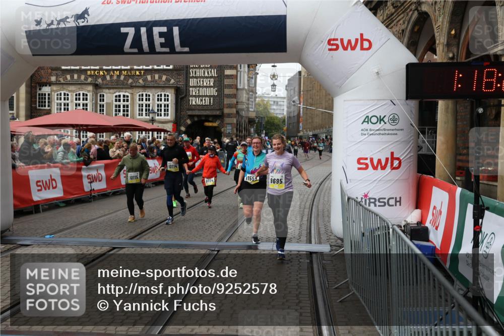 05.10.2025 - 20. swb-Marathon Bremen Yannick Fuchs http://msf.ph/oto/9252578 05.10.2025 11:14:23 Ziel 9695, 9724, 10114, 10115, 10201, 10832, 11036, 11135, 11539, 11555 meine-sportfotos.de