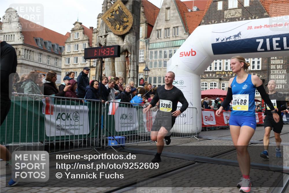 05.10.2025 - 20. swb-Marathon Bremen Yannick Fuchs http://msf.ph/oto/9252609 05.10.2025 10:45:24 Ziel 9290, 9963, 10431, 10634, 10822, 10898, 11488 meine-sportfotos.de