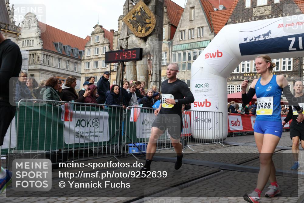 05.10.2025 - 20. swb-Marathon Bremen Yannick Fuchs http://msf.ph/oto/9252639 05.10.2025 10:45:24 Ziel 9290, 9963, 10431, 10634, 10822, 10898, 11488 meine-sportfotos.de