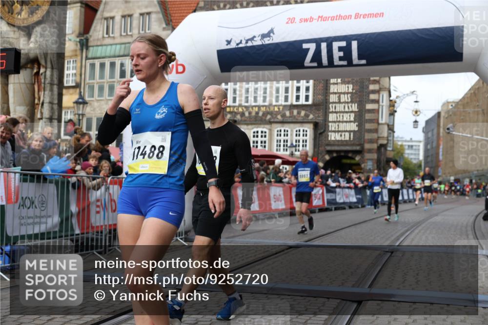 05.10.2025 - 20. swb-Marathon Bremen Yannick Fuchs http://msf.ph/oto/9252720 05.10.2025 10:45:25 Ziel 9290, 9963, 10431, 10634, 10822, 10898, 11488 meine-sportfotos.de