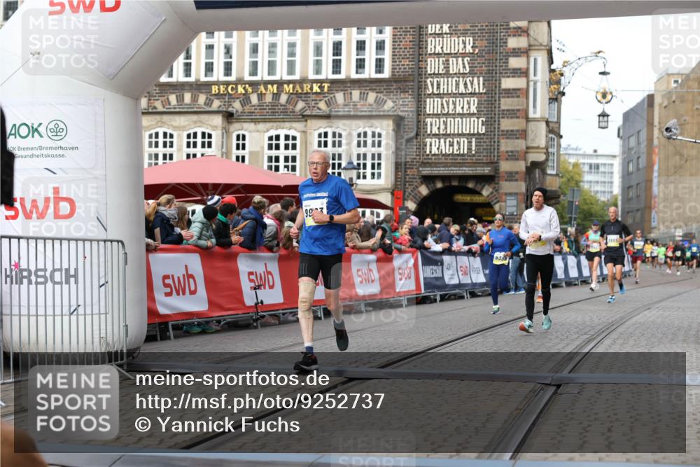 05.10.2025 - 20. swb-Marathon Bremen Yannick Fuchs http://msf.ph/oto/9252737 05.10.2025 10:45:26 Ziel 9290, 9396, 9885, 9963, 10431, 10634, 10822, 10898, 11488 meine-sportfotos.de