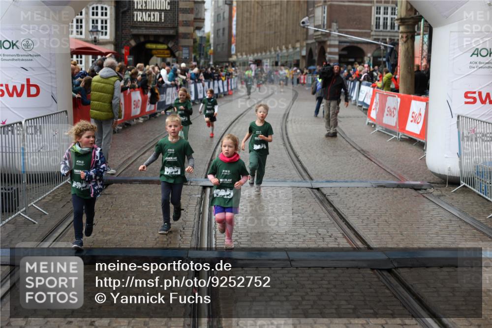 05.10.2025 - 20. swb-Marathon Bremen Yannick Fuchs http://msf.ph/oto/9252752 05.10.2025 15:21:58 Ziel  meine-sportfotos.de