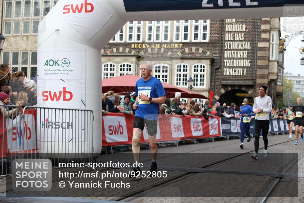05.10.2025 - 20. swb-Marathon Bremen Yannick Fuchs http://msf.ph/oto/9252805 05.10.2025 10:45:26 Ziel 9290, 9396, 9885, 9963, 10431, 10634, 10822, 10898, 11488 meine-sportfotos.de