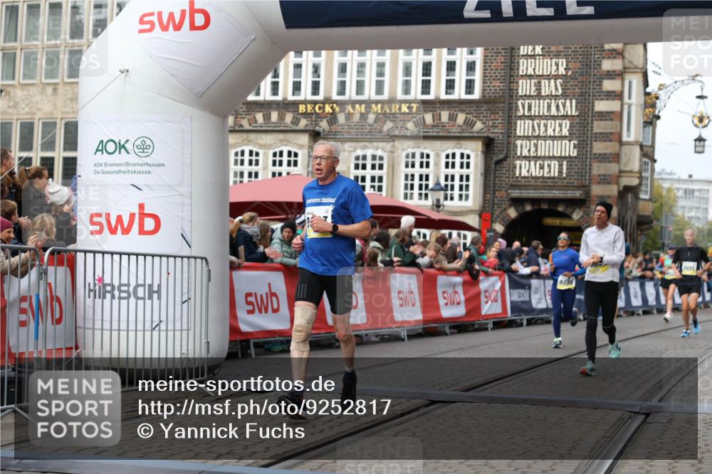 05.10.2025 - 20. swb-Marathon Bremen Yannick Fuchs http://msf.ph/oto/9252817 05.10.2025 10:45:26 Ziel 9290, 9396, 9885, 9963, 10431, 10634, 10822, 10898, 11488 meine-sportfotos.de