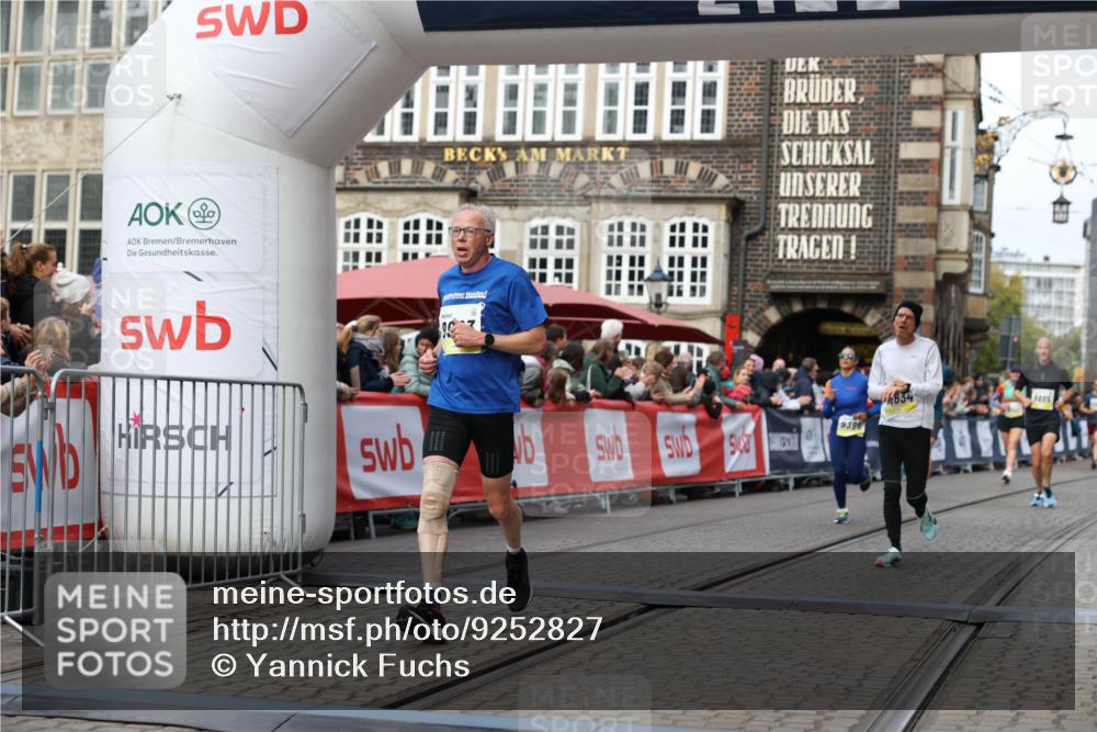 05.10.2025 - 20. swb-Marathon Bremen Yannick Fuchs http://msf.ph/oto/9252827 05.10.2025 10:45:27 Ziel 9290, 9396, 9885, 9963, 10431, 10634, 10898, 11346, 11488 meine-sportfotos.de