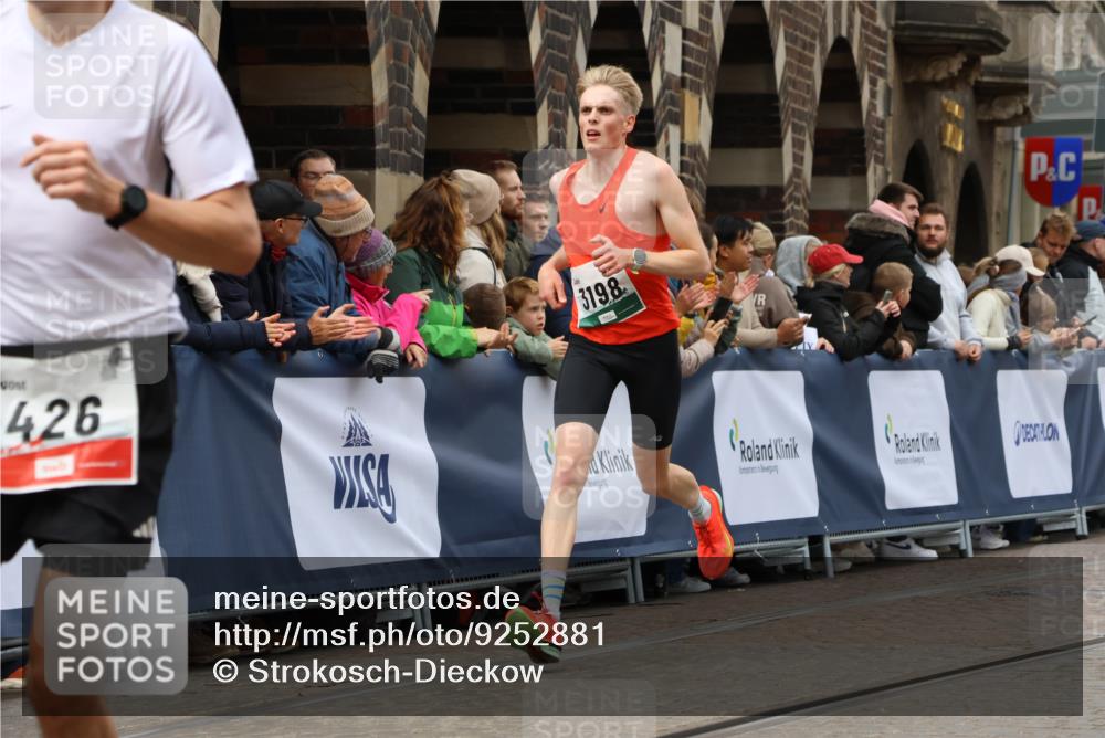 05.10.2025 - 20. swb-Marathon Bremen Strokosch-Dieckow http://msf.ph/oto/9252881 05.10.2025 12:51:04 Ziel 426, 746, 1063, 1070, 1372, 1928, 2253, 3198 meine-sportfotos.de