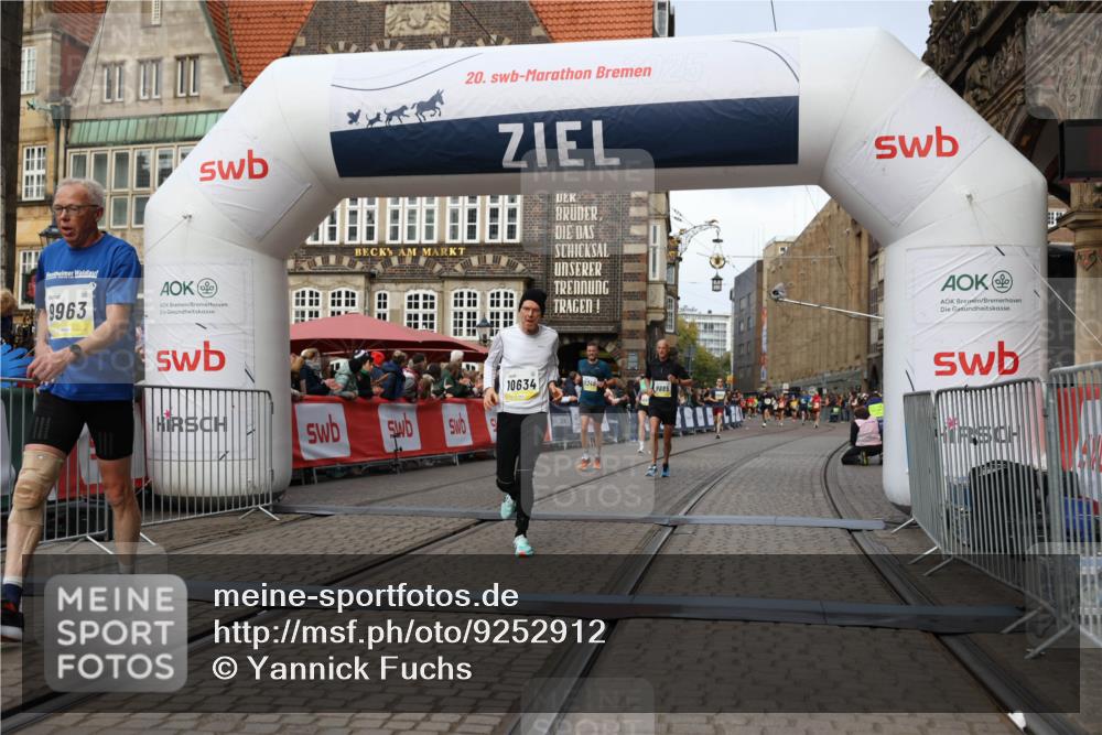 05.10.2025 - 20. swb-Marathon Bremen Yannick Fuchs http://msf.ph/oto/9252912 05.10.2025 10:45:28 Ziel 9290, 9396, 9885, 9963, 10634, 10898, 11346 meine-sportfotos.de
