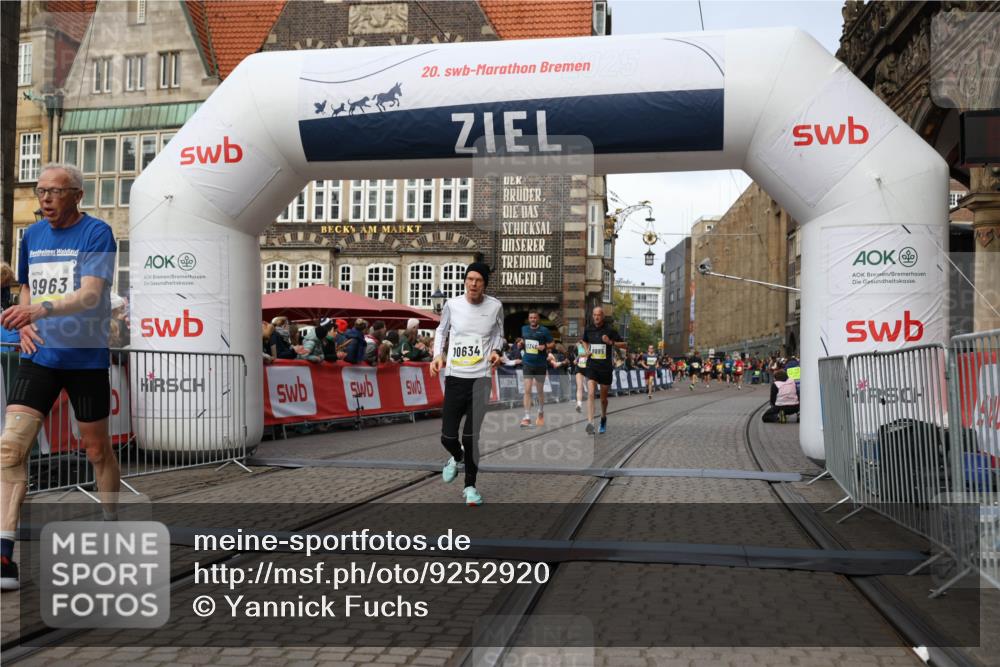 05.10.2025 - 20. swb-Marathon Bremen Yannick Fuchs http://msf.ph/oto/9252920 05.10.2025 10:45:28 Ziel 9290, 9396, 9885, 9963, 10634, 10898, 11346 meine-sportfotos.de