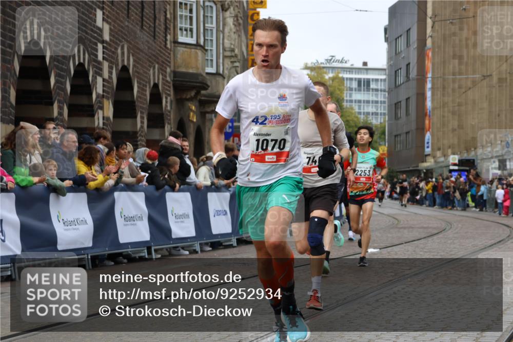 05.10.2025 - 20. swb-Marathon Bremen Strokosch-Dieckow http://msf.ph/oto/9252934 05.10.2025 12:51:05 Ziel 426, 746, 1070, 1372, 1928, 2253, 3198 meine-sportfotos.de