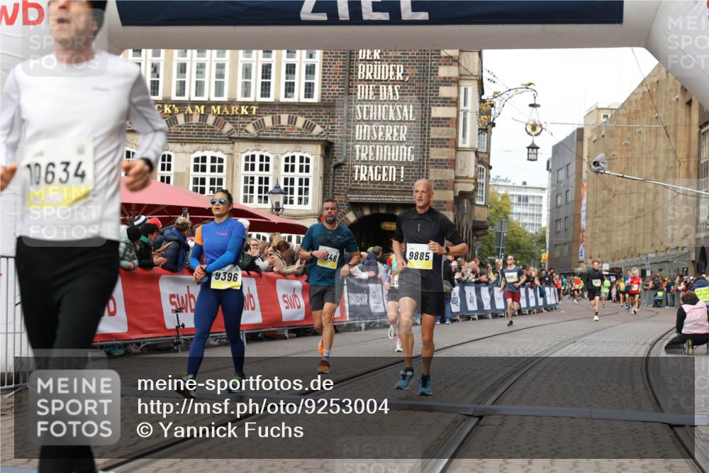 05.10.2025 - 20. swb-Marathon Bremen Yannick Fuchs http://msf.ph/oto/9253004 05.10.2025 10:45:29 Ziel 9290, 9396, 9885, 9963, 10447, 10634, 10898, 11346 meine-sportfotos.de