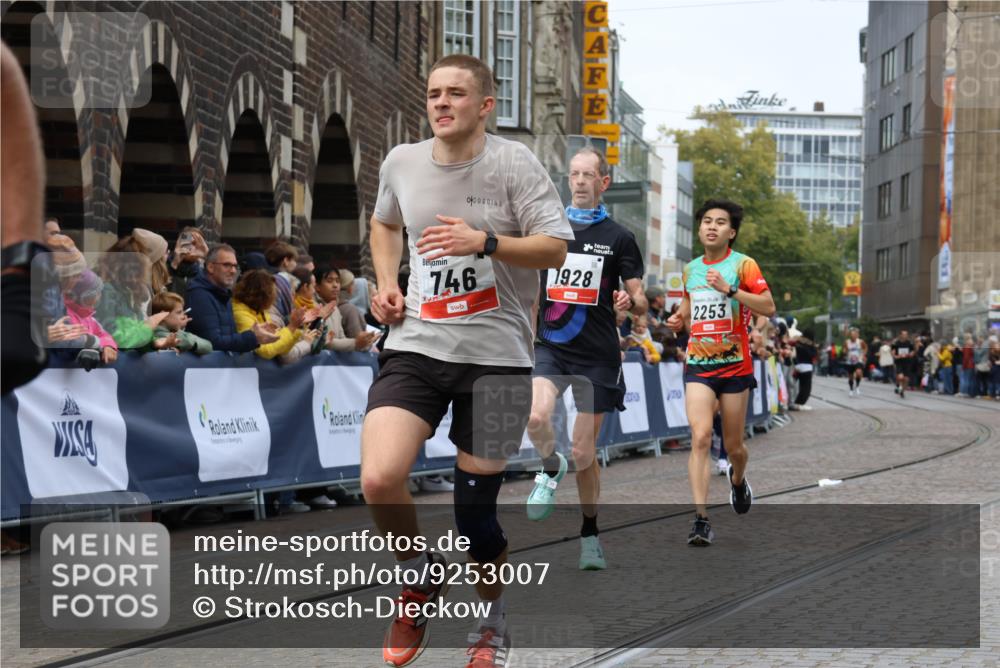 05.10.2025 - 20. swb-Marathon Bremen Strokosch-Dieckow http://msf.ph/oto/9253007 05.10.2025 12:51:06 Ziel 746, 1372, 1928, 2253, 3198 meine-sportfotos.de