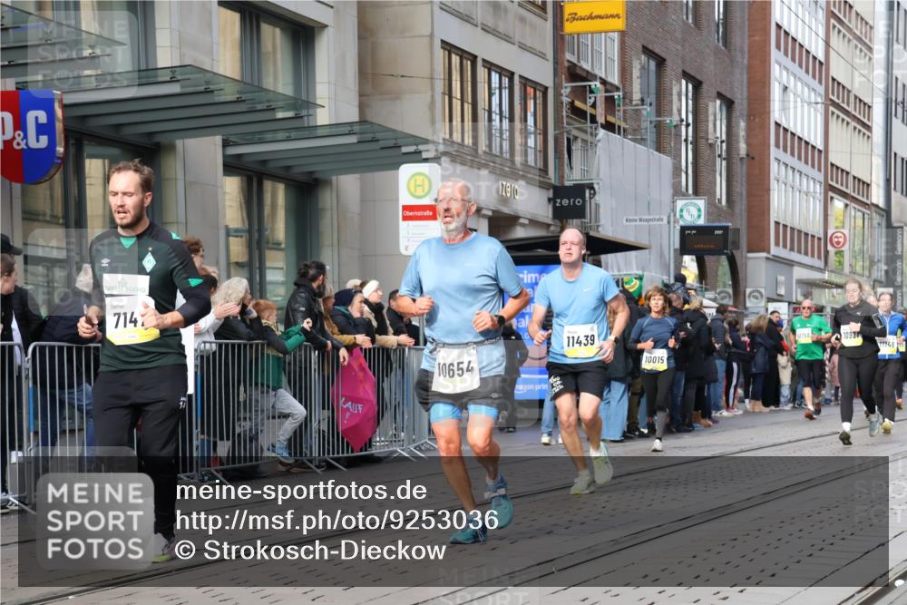 05.10.2025 - 20. swb-Marathon Bremen Strokosch-Dieckow http://msf.ph/oto/9253036 05.10.2025 10:55:35 Ziel 7147, 9521, 9541, 9621, 9871, 9882, 9950, 10006, 10015, 10088, 10253, 10287, 10323, 10385, 10394, 10610, 10641, 10653, 10654, 10664, 10675, 10758, 10800, 10921, 10959, 11052, 11095, 11148, 11249, 11439, 11586, 11624, 11626, 7147, 9521, 9541, 9621, 9871, 9882, 9950, 10006, 10015, 10088, 10253, 10287, 10323, 10385, 10394, 10610, 10641, 10653, 10654, 10664, 10675, 10758, 10800, 10921, 10959, 11052, 11095, 11148, 11249 meine-sportfotos.de