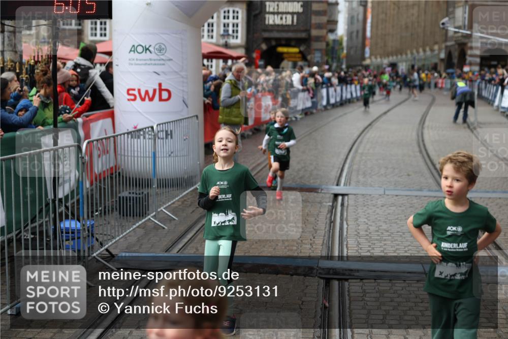 05.10.2025 - 20. swb-Marathon Bremen Yannick Fuchs http://msf.ph/oto/9253131 05.10.2025 15:22:01 Ziel  meine-sportfotos.de