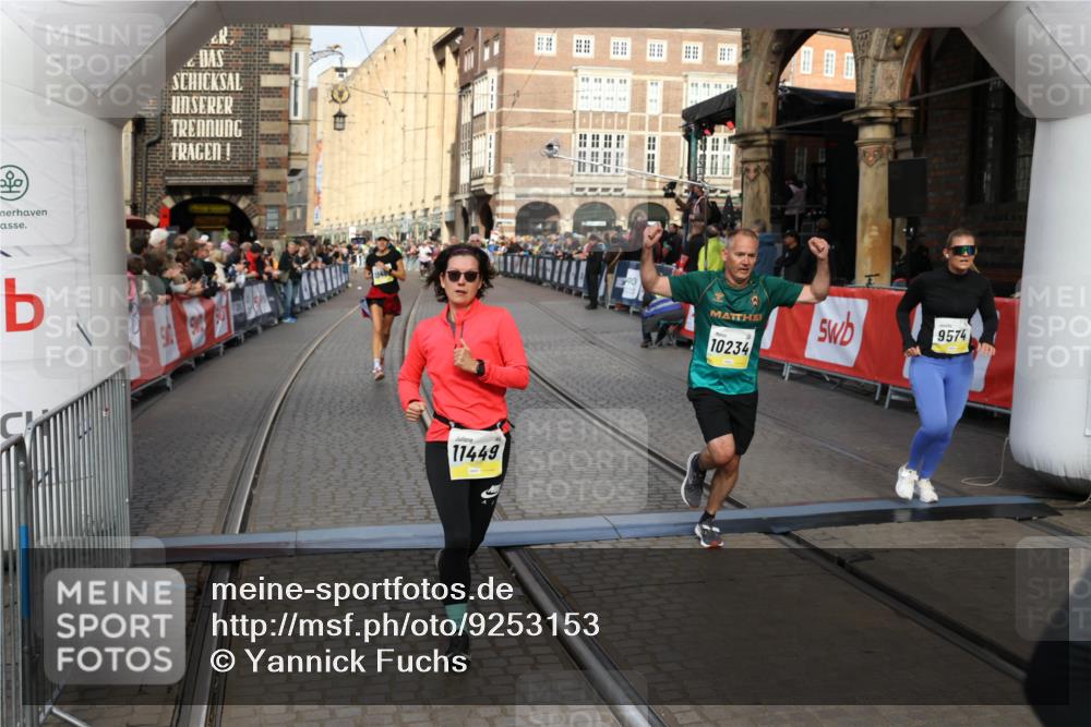 05.10.2025 - 20. swb-Marathon Bremen Yannick Fuchs http://msf.ph/oto/9253153 05.10.2025 10:54:23 Ziel 9402, 9574, 9900, 9935, 10234, 10402, 10533, 11203, 11449 meine-sportfotos.de