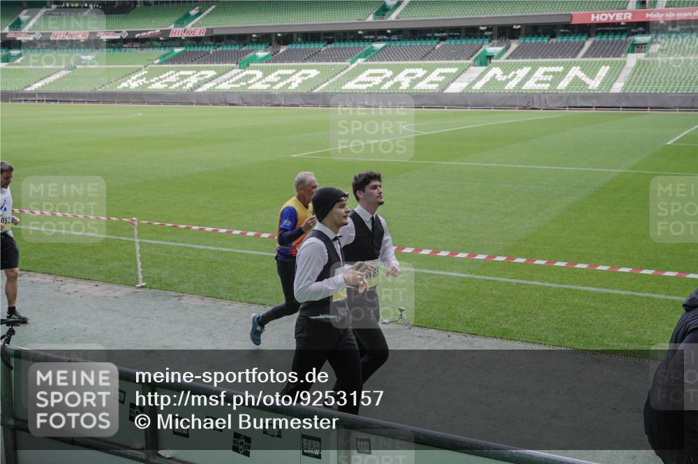 05.10.2025 - 20. swb-Marathon Bremen Michael Burmester http://msf.ph/oto/9253157 05.10.2025 10:42:00 Laufen im Stadion 7069, 8533, 8865, 9265, 9401, 9519, 9538, 9632, 9648, 9649, 9798, 9815, 9836, 9837, 9887, 9907, 9982, 10031, 10051, 10082, 10087, 10095, 10125, 10129, 10132, 10134, 10148, 10152, 10189, 10197, 10212, 10214, 10223, 10239, 10248, 10249, 10264, 10330, 10332, 10333, 10499, 10522, 10614, 10706, 10722, 10815, 10824, 10937, 10943, 10998, 11037, 11056, 11097, 11142, 11206, 11232, 11379, 11395, 11405, 11437, 11473, 11584, 11634, 9178, 9191, 9217, 9274, 9357, 11261 meine-sportfotos.de