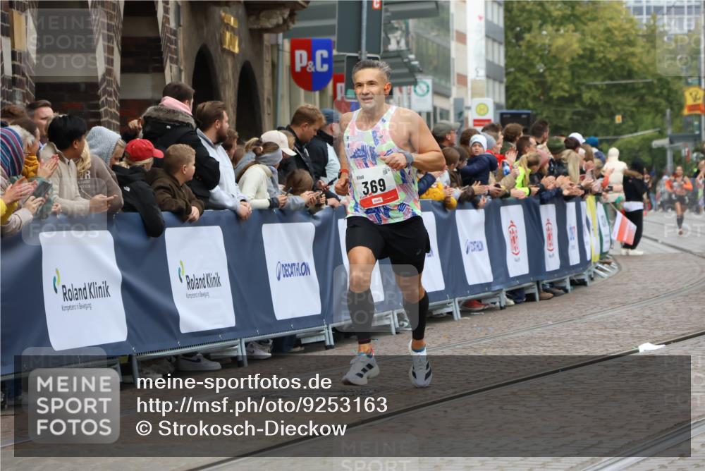 05.10.2025 - 20. swb-Marathon Bremen Strokosch-Dieckow http://msf.ph/oto/9253163 05.10.2025 12:51:19 Ziel 218, 369, 1339, 5625 meine-sportfotos.de
