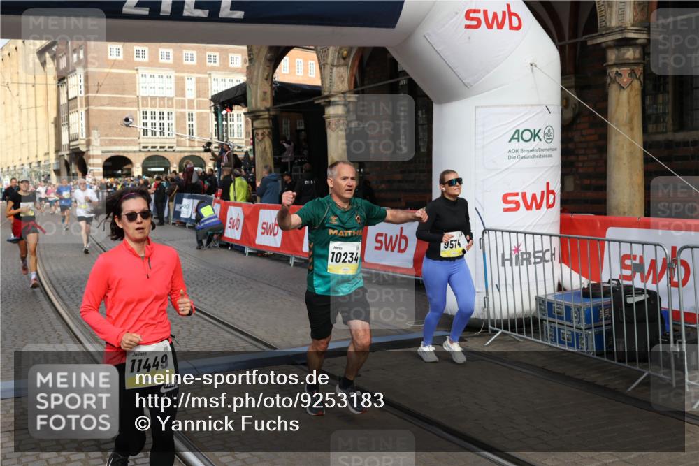05.10.2025 - 20. swb-Marathon Bremen Yannick Fuchs http://msf.ph/oto/9253183 05.10.2025 10:54:23 Ziel 9402, 9574, 9900, 9935, 10234, 10402, 10533, 11203, 11449 meine-sportfotos.de