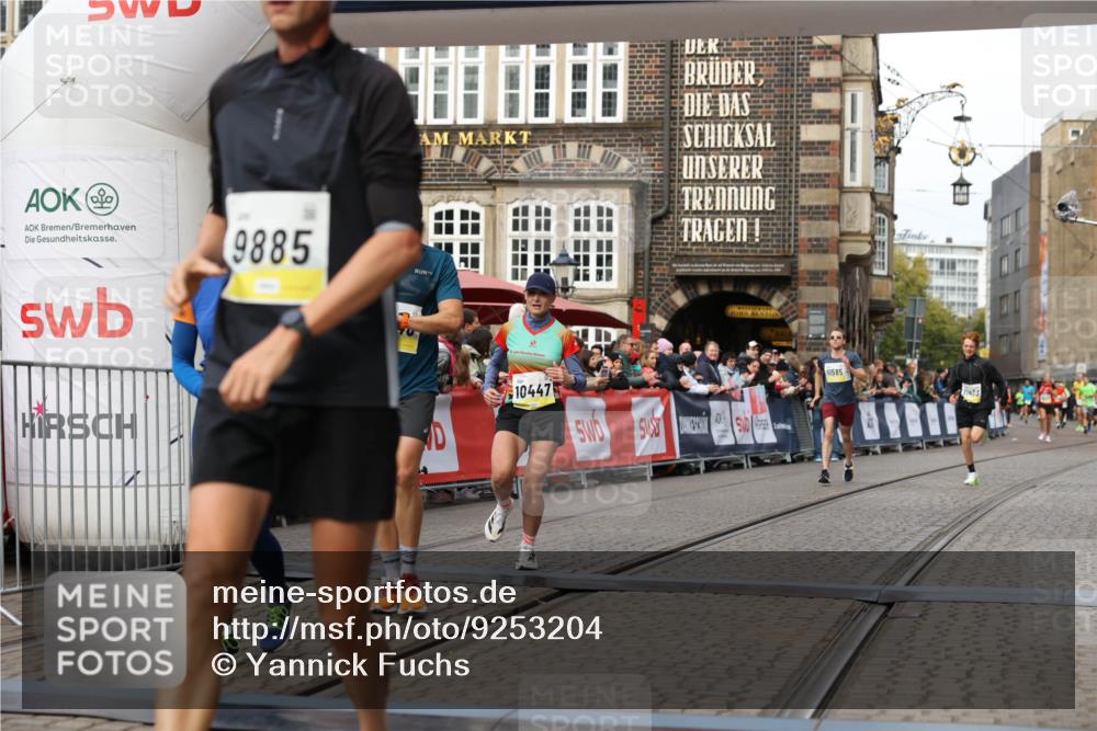 05.10.2025 - 20. swb-Marathon Bremen Yannick Fuchs http://msf.ph/oto/9253204 05.10.2025 10:45:32 Ziel 9396, 9885, 9963, 10447, 10634, 11346, 11403, 11585 meine-sportfotos.de
