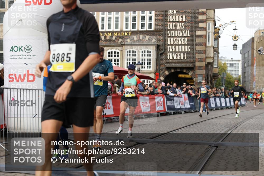 05.10.2025 - 20. swb-Marathon Bremen Yannick Fuchs http://msf.ph/oto/9253214 05.10.2025 10:45:32 Ziel 9396, 9885, 9963, 10447, 10634, 11346, 11403, 11585 meine-sportfotos.de