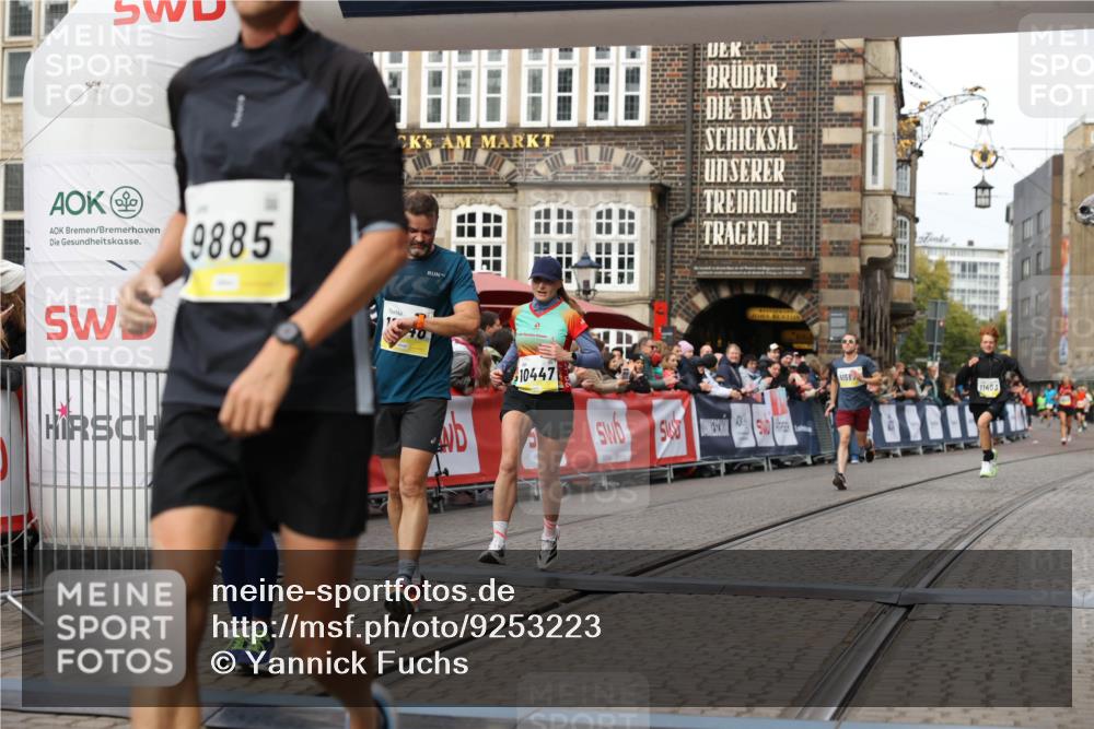 05.10.2025 - 20. swb-Marathon Bremen Yannick Fuchs http://msf.ph/oto/9253223 05.10.2025 10:45:32 Ziel 9396, 9885, 9963, 10447, 10634, 11346, 11403, 11585 meine-sportfotos.de