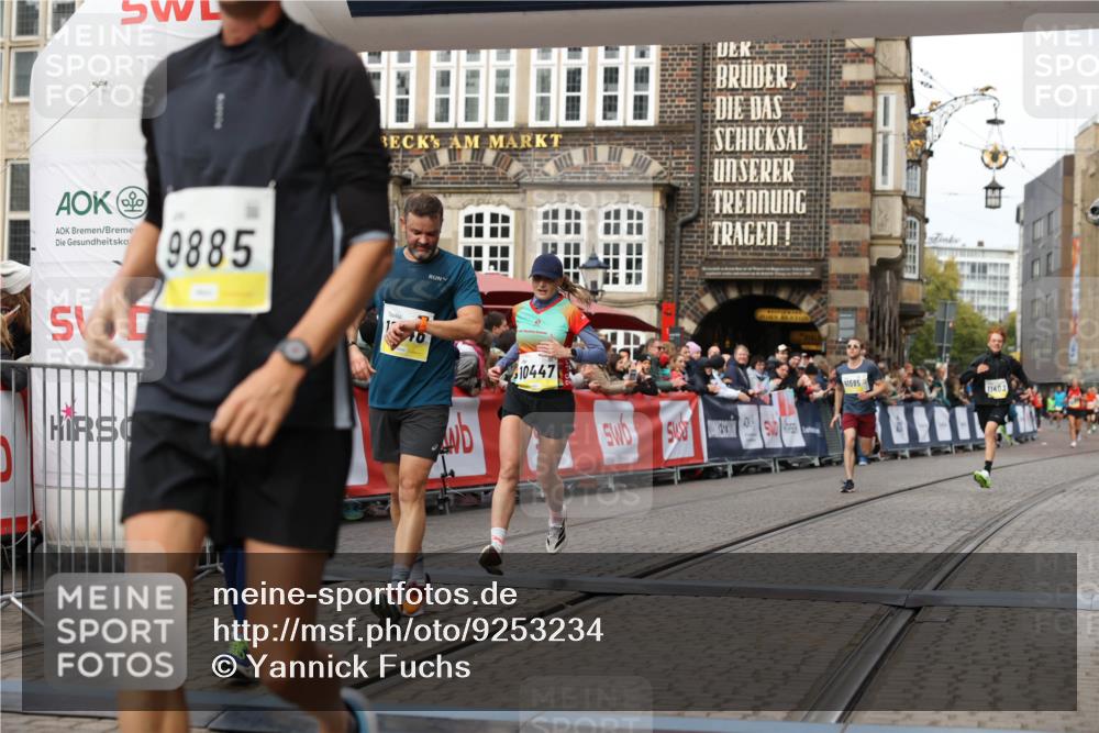 05.10.2025 - 20. swb-Marathon Bremen Yannick Fuchs http://msf.ph/oto/9253234 05.10.2025 10:45:32 Ziel 9396, 9885, 9963, 10447, 10634, 11346, 11403, 11585 meine-sportfotos.de