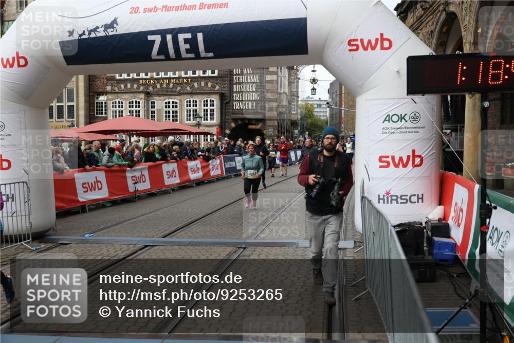 05.10.2025 - 20. swb-Marathon Bremen Yannick Fuchs http://msf.ph/oto/9253265 05.10.2025 11:14:36 Ziel 9756, 10292, 11072, 11139 meine-sportfotos.de