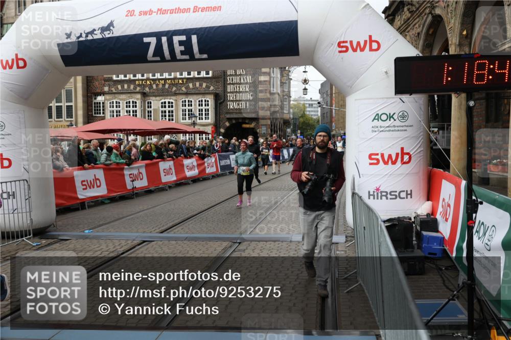 05.10.2025 - 20. swb-Marathon Bremen Yannick Fuchs http://msf.ph/oto/9253275 05.10.2025 11:14:36 Ziel 9756, 10292, 11072, 11139 meine-sportfotos.de