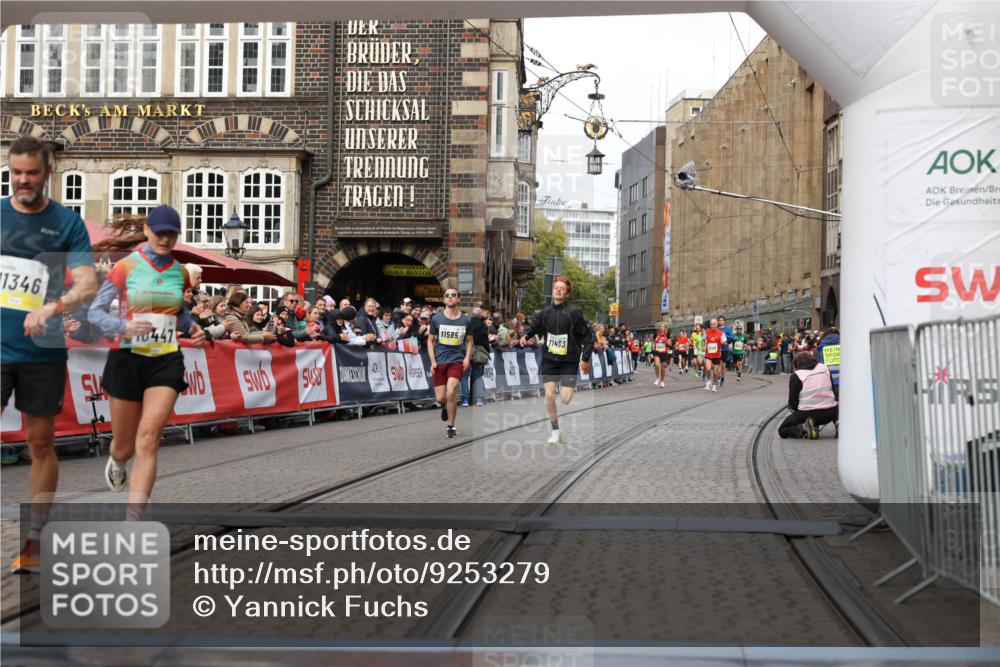 05.10.2025 - 20. swb-Marathon Bremen Yannick Fuchs http://msf.ph/oto/9253279 05.10.2025 10:45:32 Ziel 9396, 9885, 9963, 10447, 10634, 11346, 11403, 11585 meine-sportfotos.de