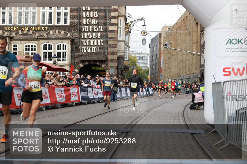 05.10.2025 - 20. swb-Marathon Bremen Yannick Fuchs http://msf.ph/oto/9253288 05.10.2025 10:45:32 Ziel 9396, 9885, 9963, 10447, 10634, 11346, 11403, 11585 meine-sportfotos.de