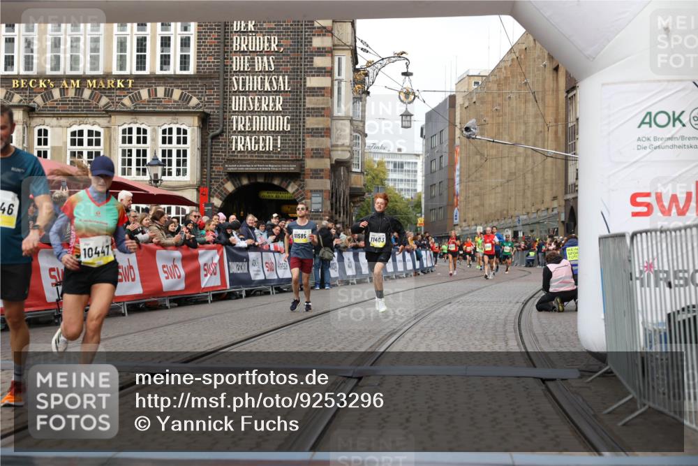 05.10.2025 - 20. swb-Marathon Bremen Yannick Fuchs http://msf.ph/oto/9253296 05.10.2025 10:45:32 Ziel 9396, 9885, 9963, 10447, 10634, 11346, 11403, 11585 meine-sportfotos.de