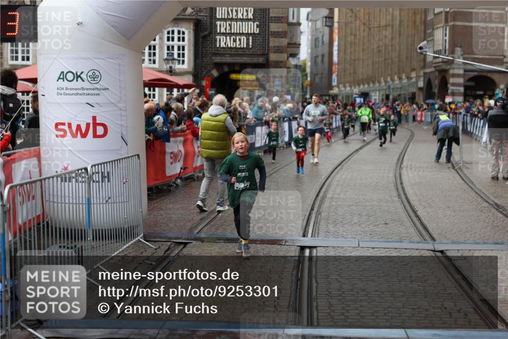05.10.2025 - 20. swb-Marathon Bremen Yannick Fuchs http://msf.ph/oto/9253301 05.10.2025 15:22:09 Ziel  meine-sportfotos.de