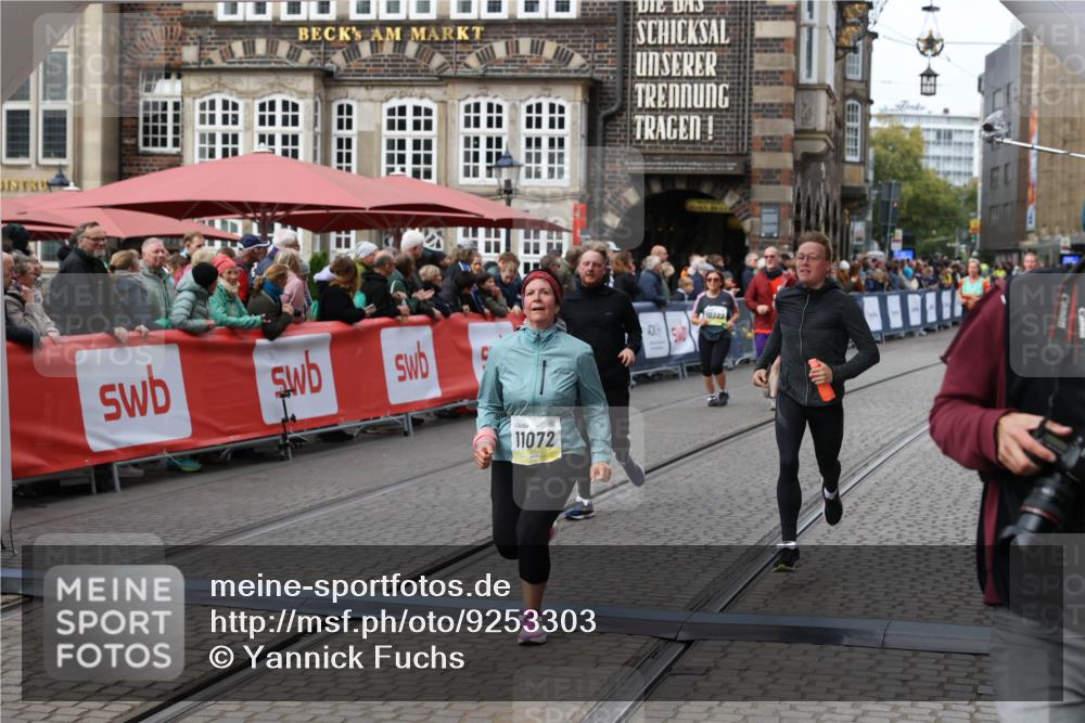 05.10.2025 - 20. swb-Marathon Bremen Yannick Fuchs http://msf.ph/oto/9253303 05.10.2025 11:14:37 Ziel 9756, 10292, 11072, 11139 meine-sportfotos.de