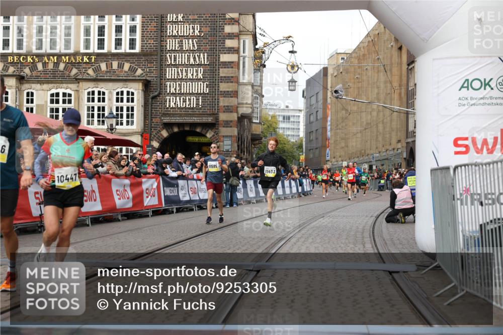 05.10.2025 - 20. swb-Marathon Bremen Yannick Fuchs http://msf.ph/oto/9253305 05.10.2025 10:45:32 Ziel 9396, 9885, 9963, 10447, 10634, 11346, 11403, 11585 meine-sportfotos.de