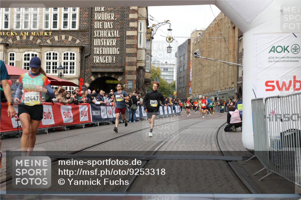 05.10.2025 - 20. swb-Marathon Bremen Yannick Fuchs http://msf.ph/oto/9253318 05.10.2025 10:45:32 Ziel 9396, 9885, 9963, 10447, 10634, 11346, 11403, 11585 meine-sportfotos.de