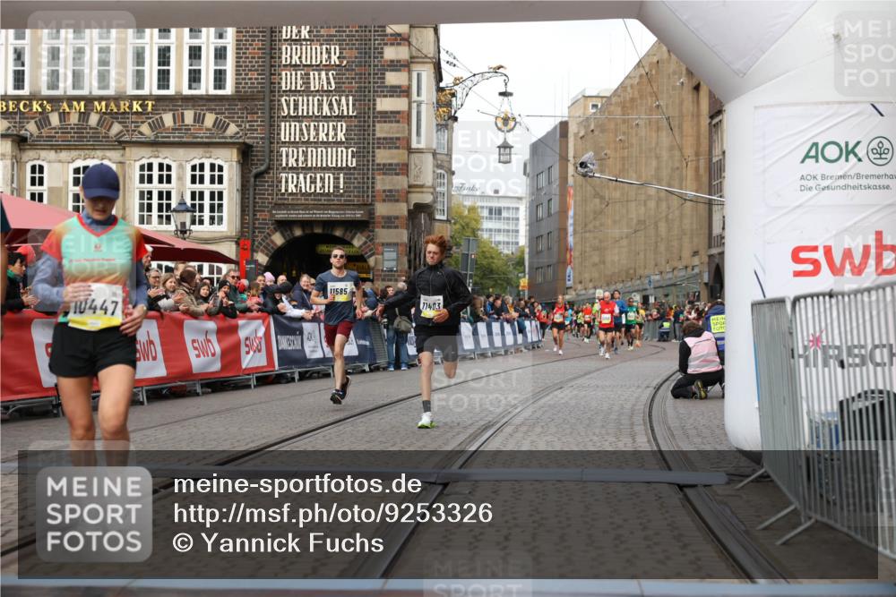 05.10.2025 - 20. swb-Marathon Bremen Yannick Fuchs http://msf.ph/oto/9253326 05.10.2025 10:45:33 Ziel 9396, 9885, 10447, 10634, 11346, 11403, 11585 meine-sportfotos.de